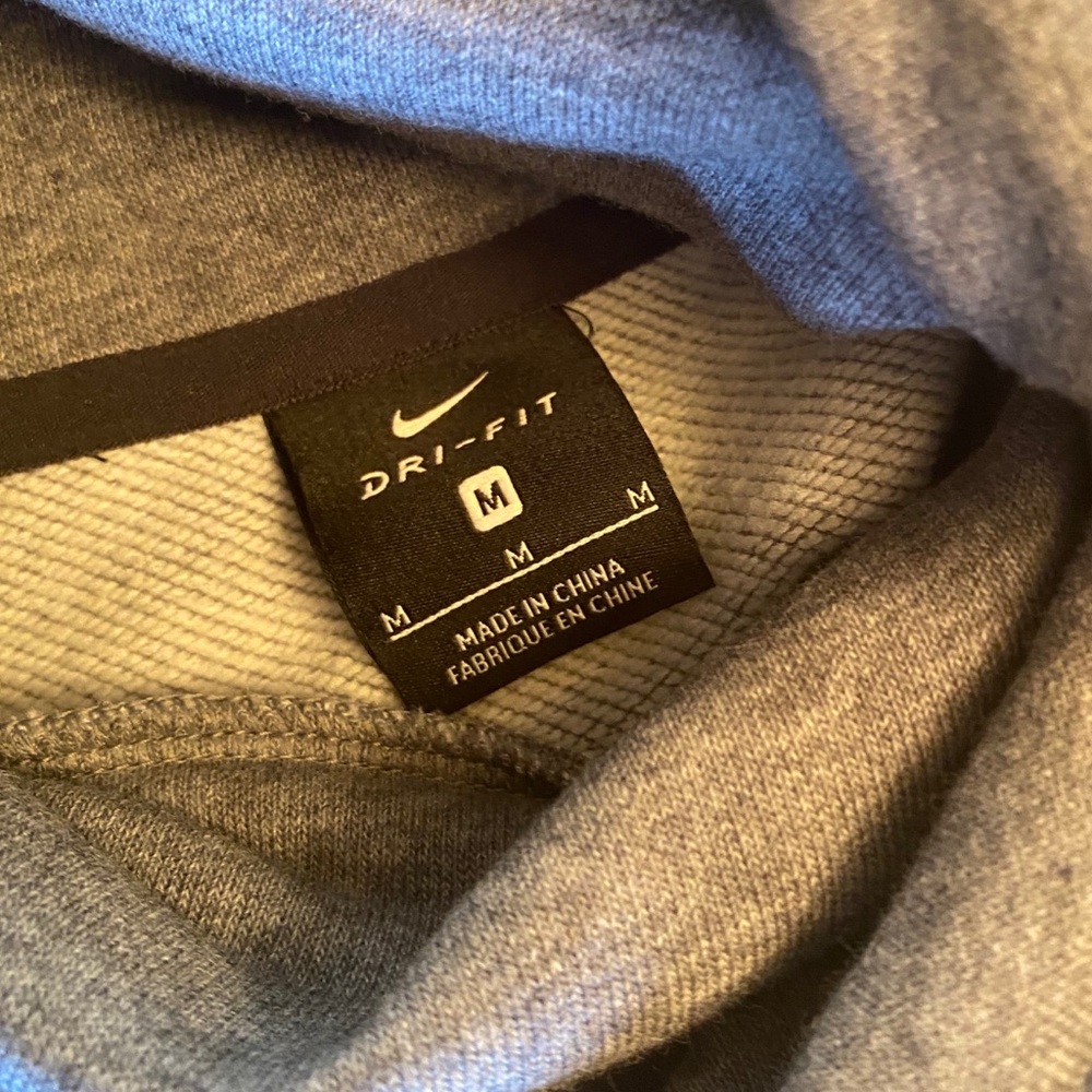 Nike Top - Picture 5 of 5